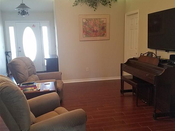 3rd image of 6635 Woodbrook Ct