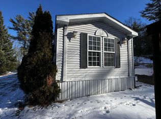 585 Weeks Mills Rd, Windsor, ME 04363