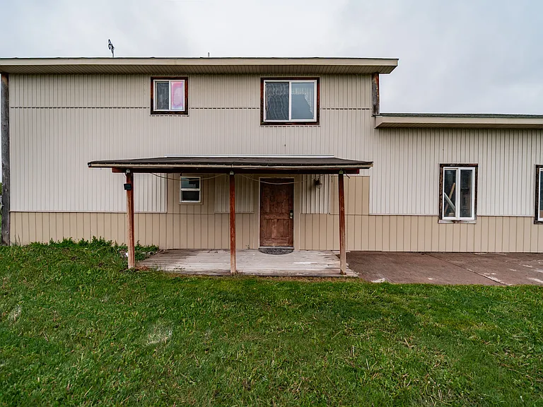 4516 E 200 N — Photo 1