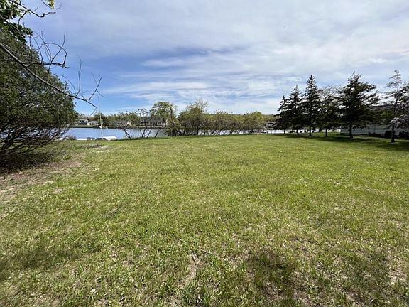 5th image of 9905 Circle Dr