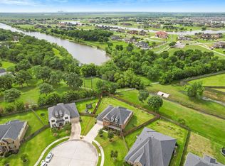 9614 Massanutten Ln, Rosenberg, TX 77469