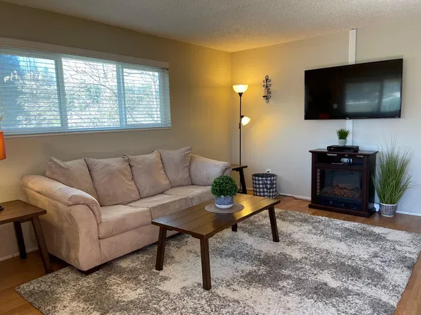 306 Pleasant St APT 8, Grass Valley, CA 95945