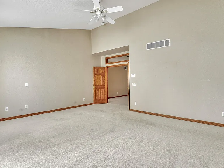 8406 Green Island Cir — Photo 44
