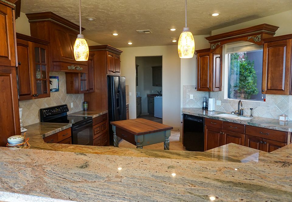 2nd image of 1735 S Paragon Dr