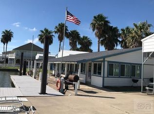 1298 Island Blvd, Crystal Beach, TX 77650