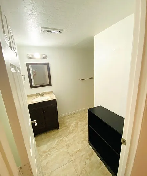 271 E Ailee Ln — Photo 14
