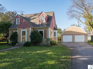 422 4th St, Nicollet, MN 56074