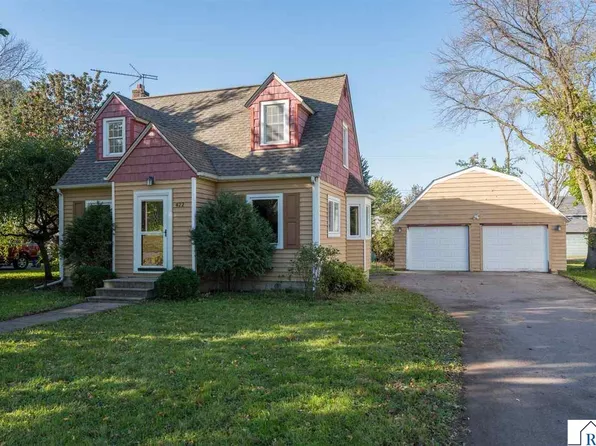 422 4th St, Nicollet, MN 56074