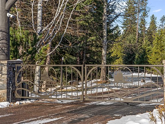 3rd image of 2250 Whitefish Ranch Rd