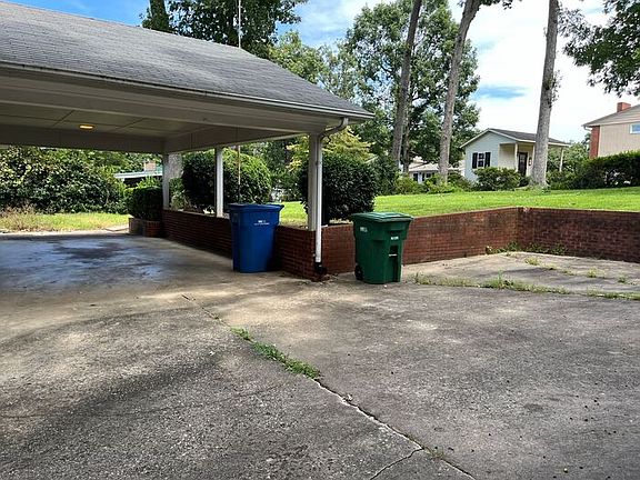 4th image of 1104 Belvedere Dr
