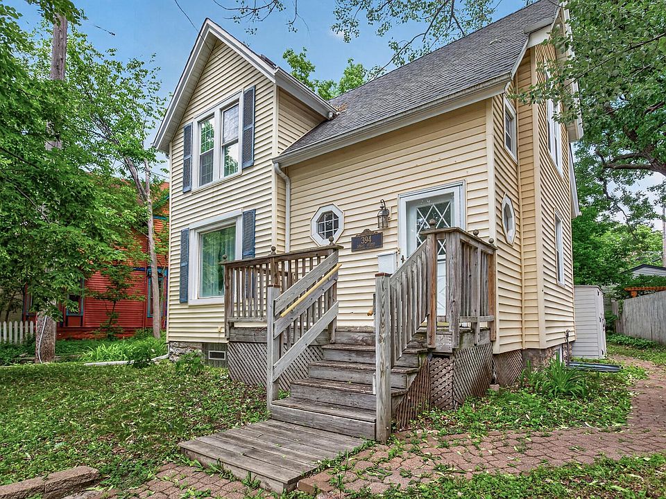 1st image of 394 Dewey St