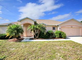 4482 SW Farmington St, Port Saint Lucie, FL 34953