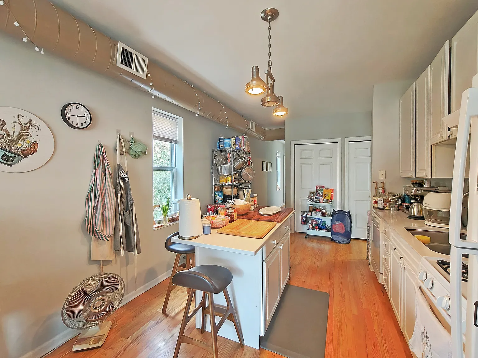 1227 N Honore St — Photo 2