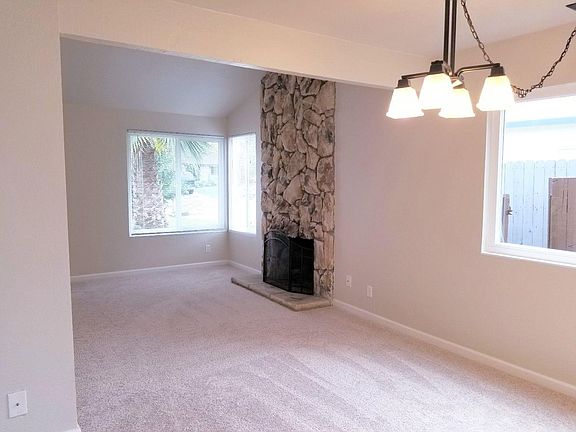 5th image of 1367 Grendel Way