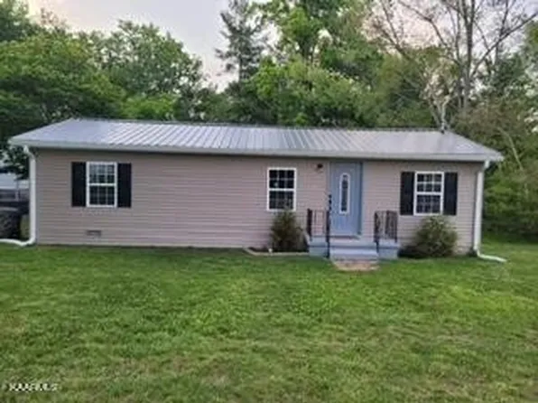 654 Bradley Dr, Algood, TN 38501