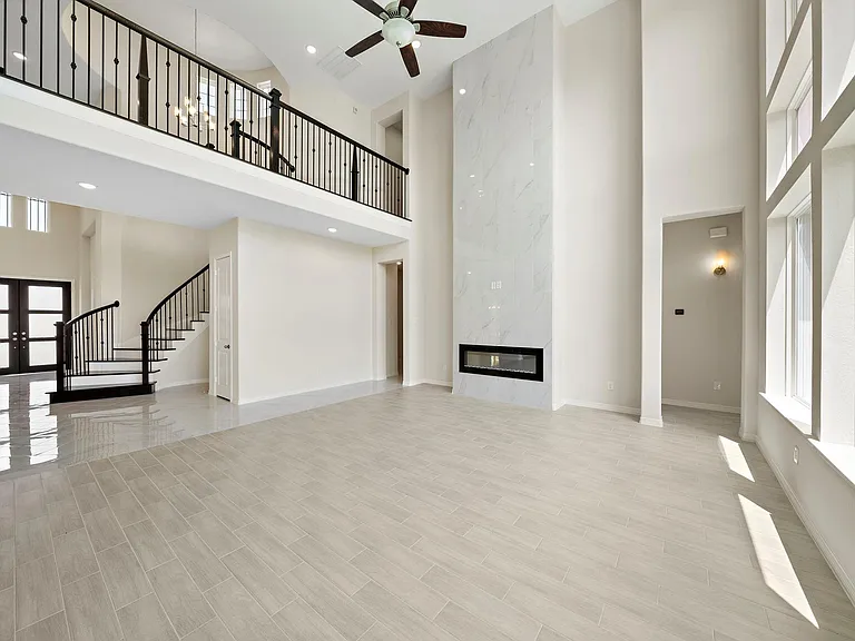 9806 Oakwood Trl — Photo 5