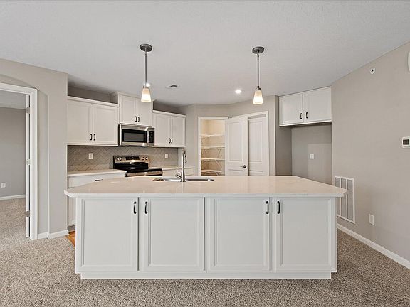 3rd image of 540 Foxhill Dr #13-101