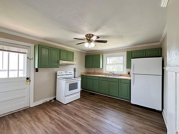 4th image of 105 Bowden St