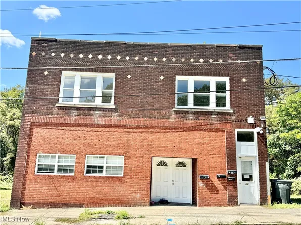 52 12th St, Campbell, OH 44405