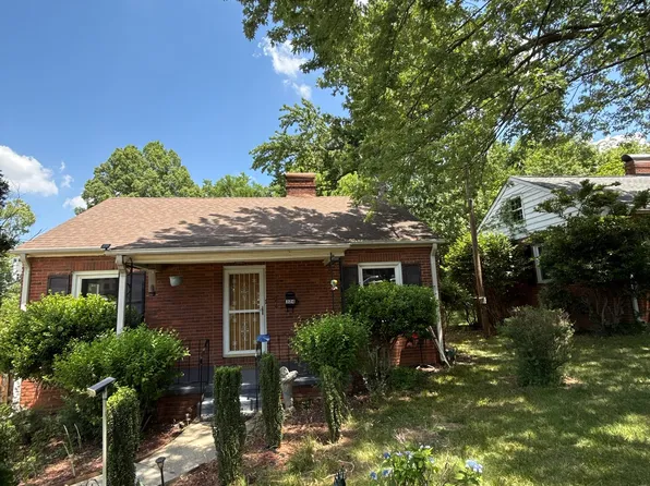 324 E Peterson Dr, Charlotte, NC 28217