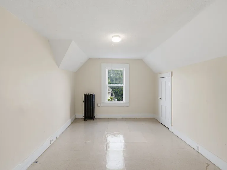 59 Waverly St — Photo 13