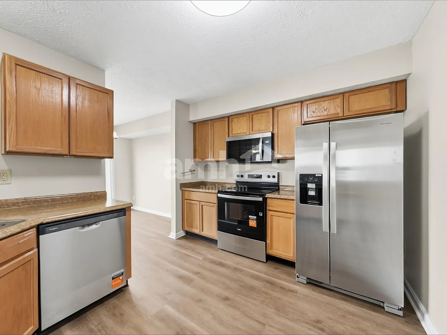 3 bed, 2.5 bath, 1840 sqft, $2,025 — Photo 3