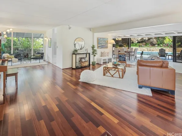 566 Ahina St, Honolulu, HI 96816