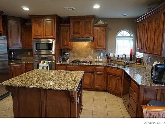 4th image of 13518 S Poplar Pl