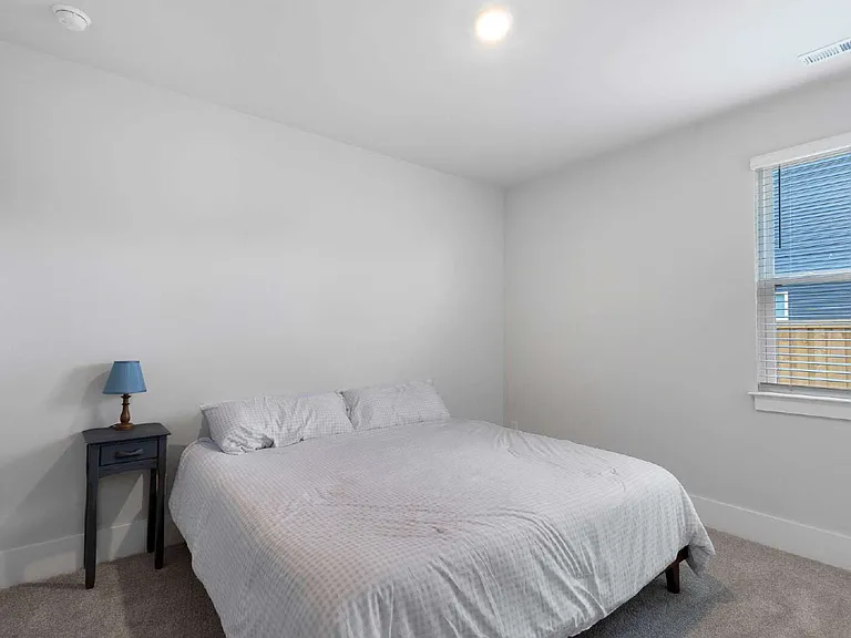 322 Whalebone Ave — Photo 29