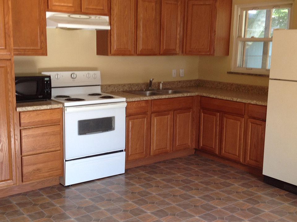 2nd image of 1409 Gleneagles Dr