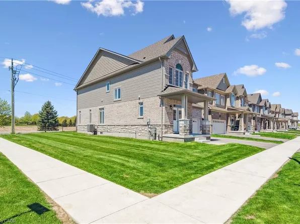 22 Henry Maracle St, North Dumfries, ON N0B 1E0