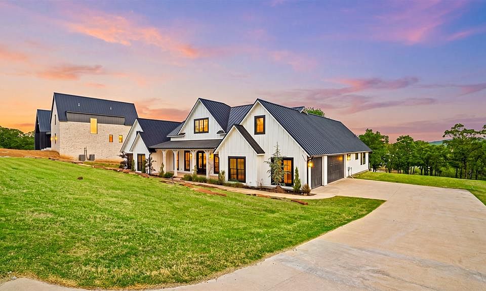 1st image of 754 Pebble Ridge Rd
