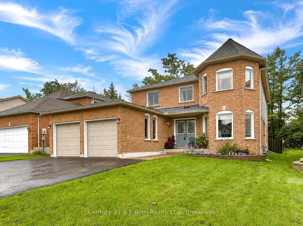 16 Frontier Ave, Orillia, ON L3V 7S8