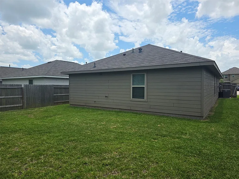 314 Riverwood Village Ln — Photo 25