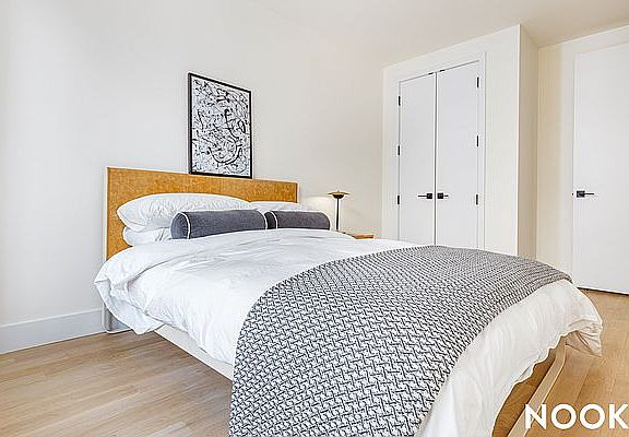 4th image of 250 Gold St #816