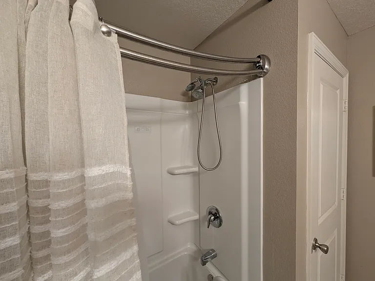 1825 Wilson Prairie Cir — Photo 25