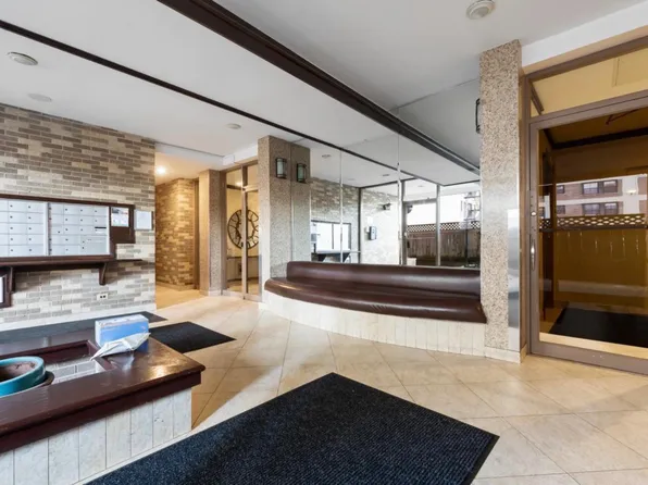 6121 N Sheridan Rd APT 4J, Chicago, IL 60660