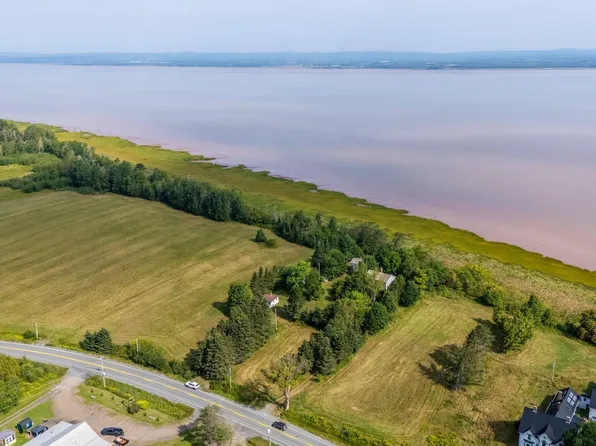 8535 Highway 215, Maitland, NS B0N 1T0