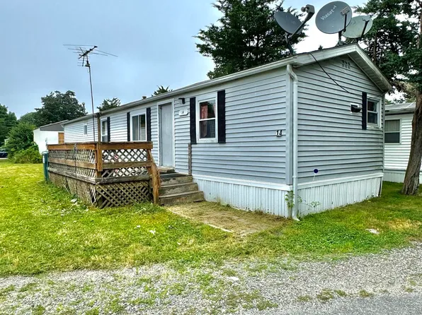 14 Fifth Avenue, Pocasset, MA 02559