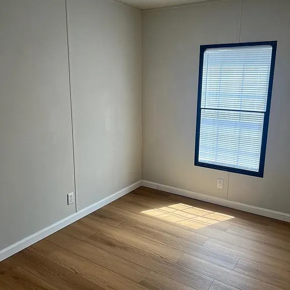 126 Dugan Ct — Photo 10