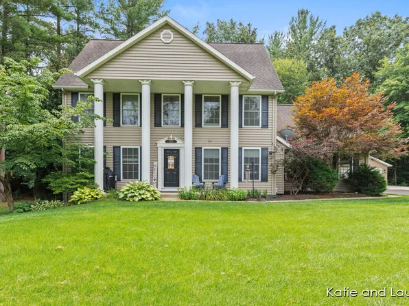 500 Old School Forest Ln, Sparta, MI 49345