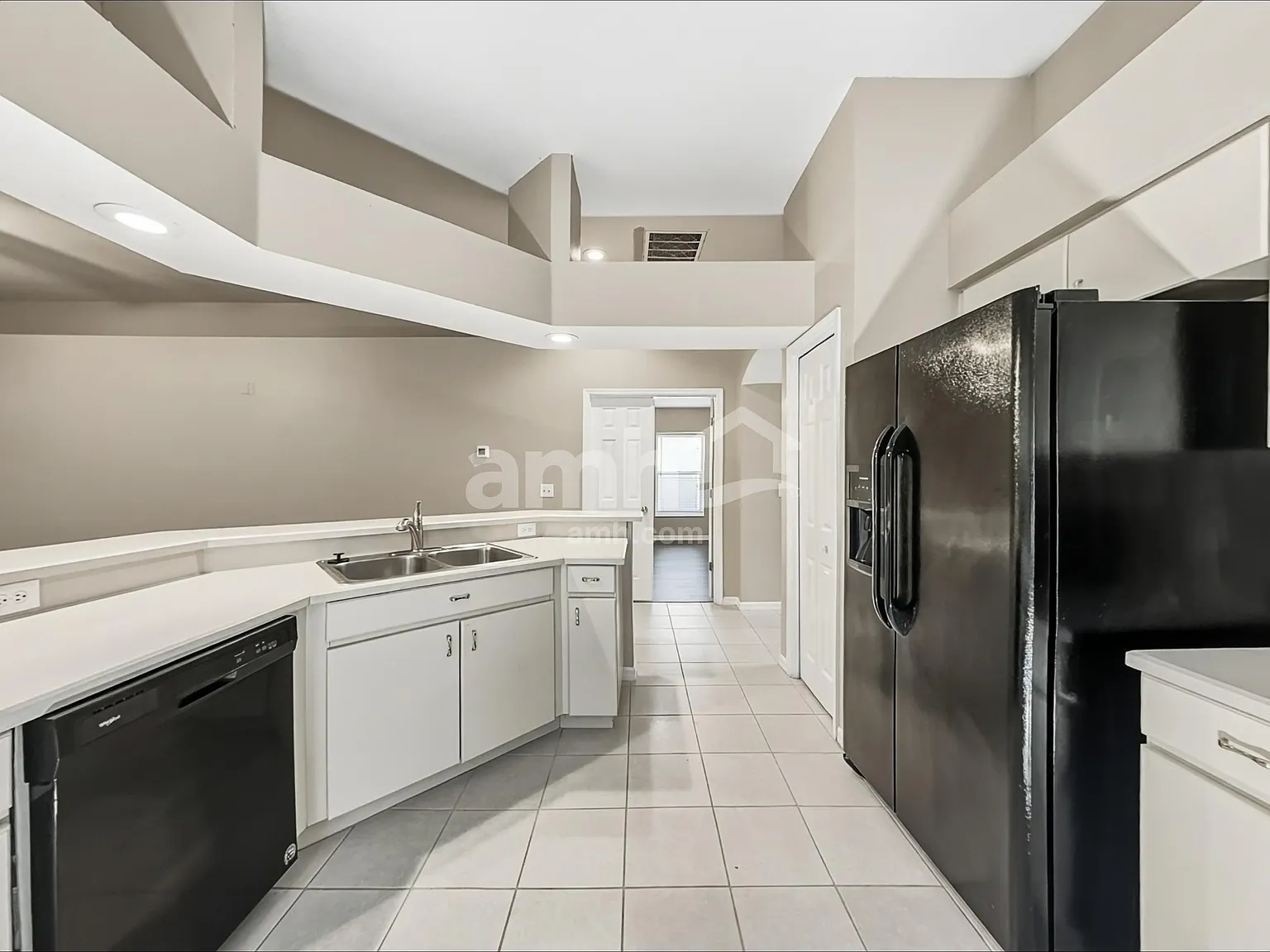 3 bed, 2.0 bath, 2105 sqft, $2,495 — Photo 3