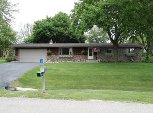 618 Lincoln Dr, Twin Lakes, WI 53181