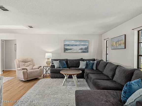 5th image of 5525 Applegate Dr