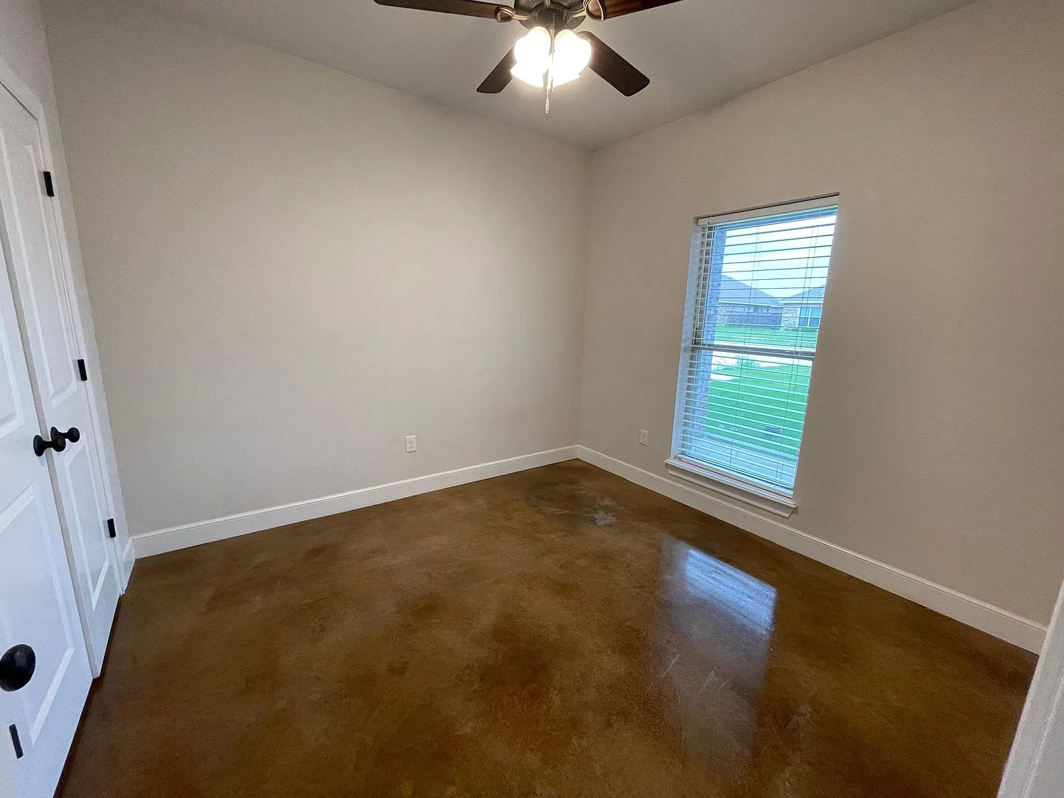 3 bed, 1500 sqft, $2,300 — Photo 4