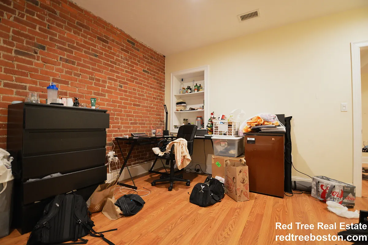 Building Photo - 1203 Beacon St #1A