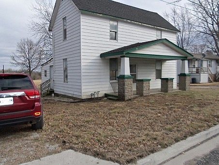1st image of 809 S Saint Louis St
