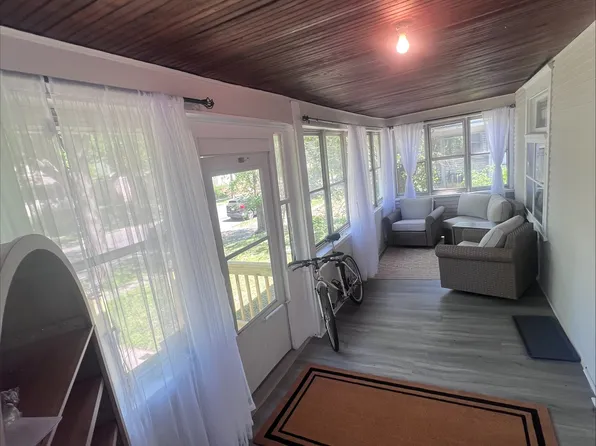 (undisclosed Address), Saint Paul, MN 55104