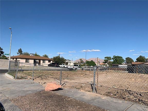 4th image of 1712 Lewis Ave