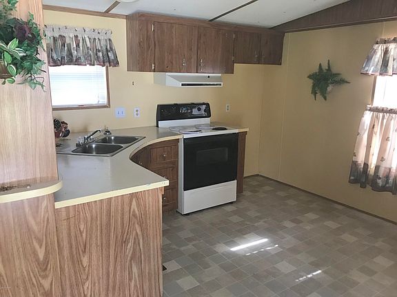 3rd image of 20762 N Kelly Ave